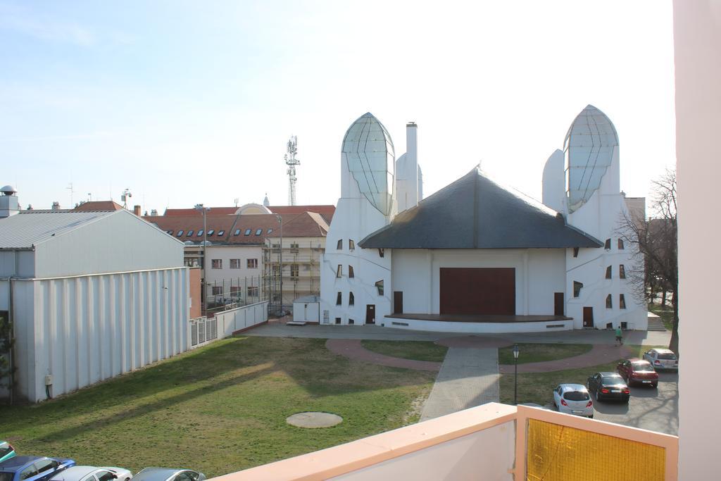 Main Square Apartment Makó Exterior foto