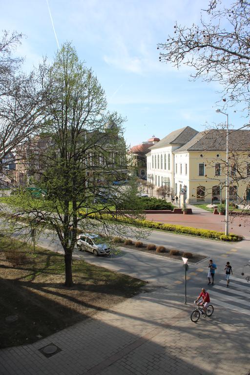 Main Square Apartment Makó Exterior foto